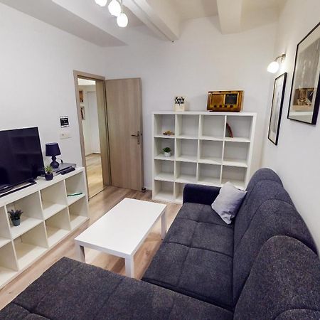 Chaplin Apartment - Free Garage Parking Ljubljana Extérieur photo