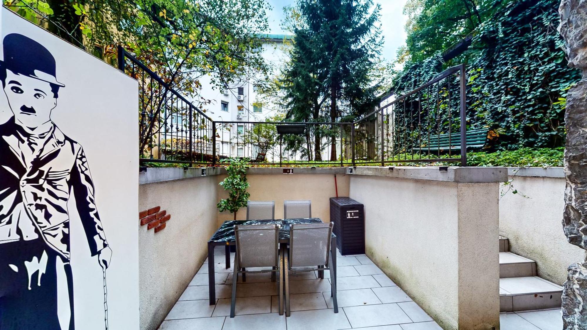 Chaplin Apartment - Free Garage Parking Ljubljana Extérieur photo